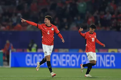 بعد موافقة الأهلي على سفره للبرتغال.. من هو أحمد عابدين وماذا قدم؟